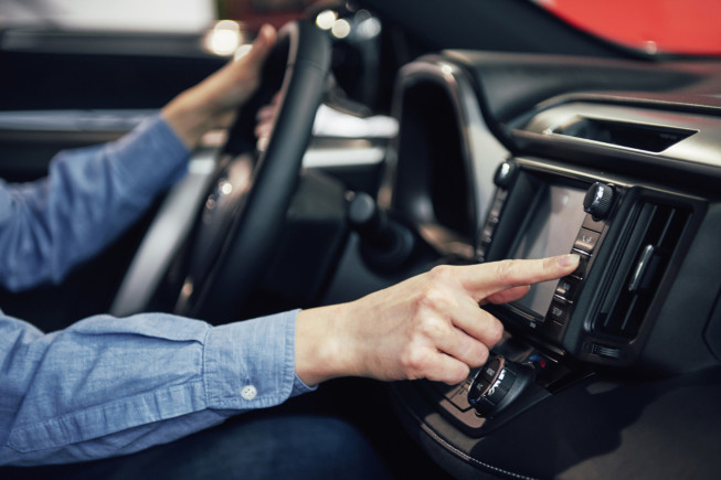 Rádio Wow prišlo o dve frekvencie. Rádio Melody po spustení silnejšej vrátilo dve nízkovýkonné Rádio Wow prišlo o dve frekvencie. Rádio Melody po spustení silnejšej vrátilo dve nízkovýkonné