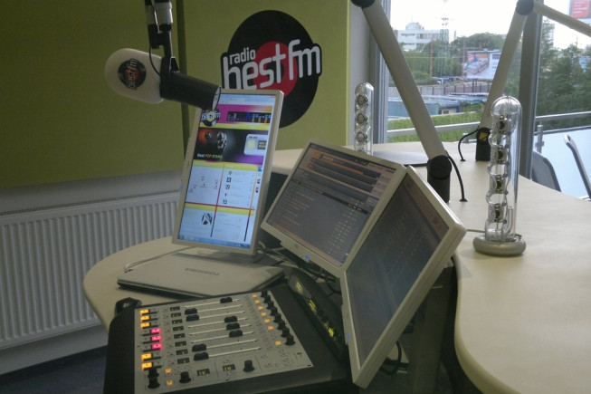 Dušan Kalný odchádza z postu generálneho riaditeľa Rádia Best FM Dušan Kalný odchádza z postu generálneho riaditeľa Rádia Best FM