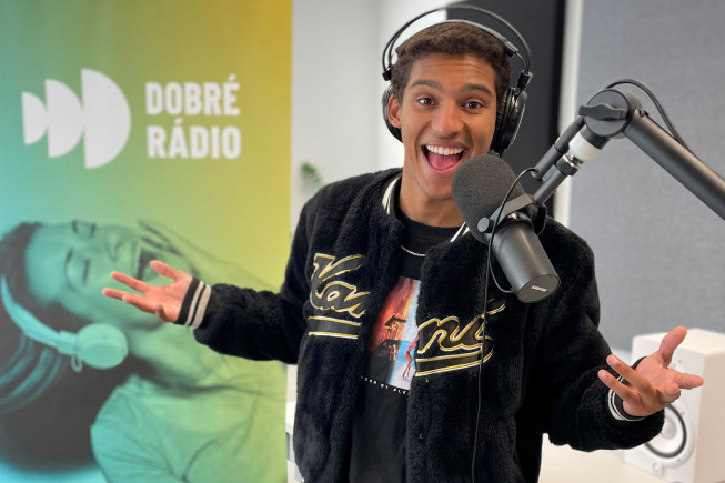 Piatkové popoludnie plné priateľov. Dobré rádio prináša novú šou Friendzone s Yaelom! Piatkové popoludnie plné priateľov. Dobré rádio prináša novú šou Friendzone s Yaelom!