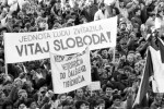 Slovenský rozhlas si vo vysielaní pripomenie Deň boja za slobodu a demokraciu Slovenský rozhlas si vo vysielaní pripomenie Deň boja za slobodu a demokraciu