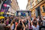 Fun rádio oslávilo 35 rokov celodenným živým vysielaním, kvôli ktorému uzatvorili ulicu v centre Fun rádio oslávilo 35 rokov celodenným živým vysielaním, kvôli ktorému uzatvorili ulicu v centre